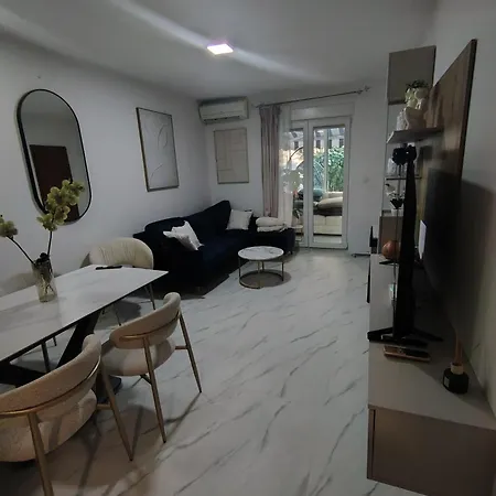 Apartment Diana Znjan *
